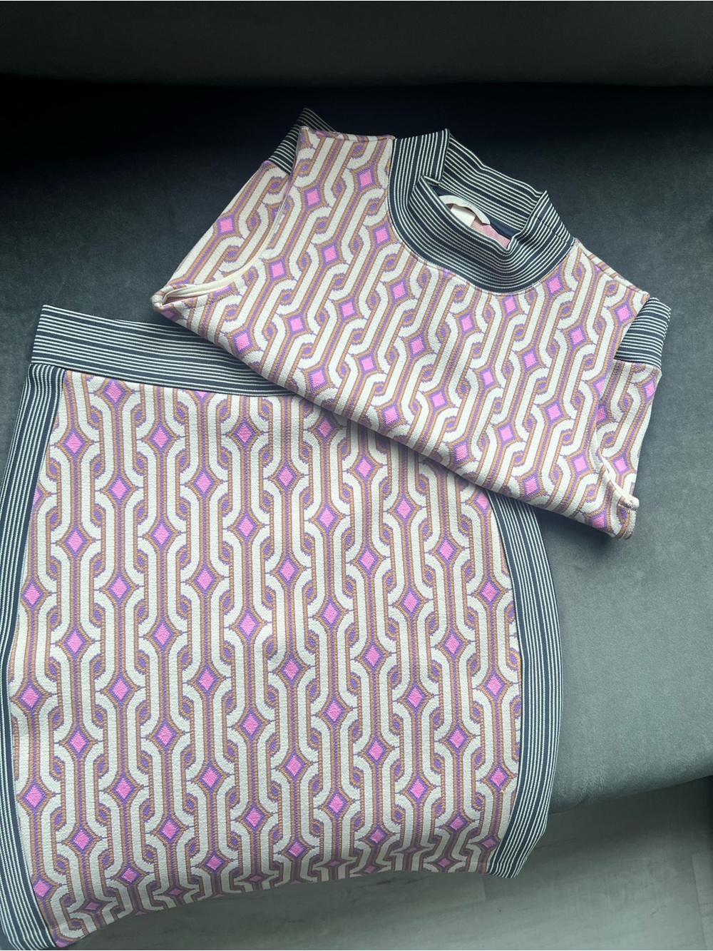 H&M “Trend” Women's Pink & Cream Geometric Knit Skirt